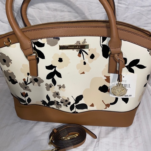 Anne Klein - Picture 10 of 10